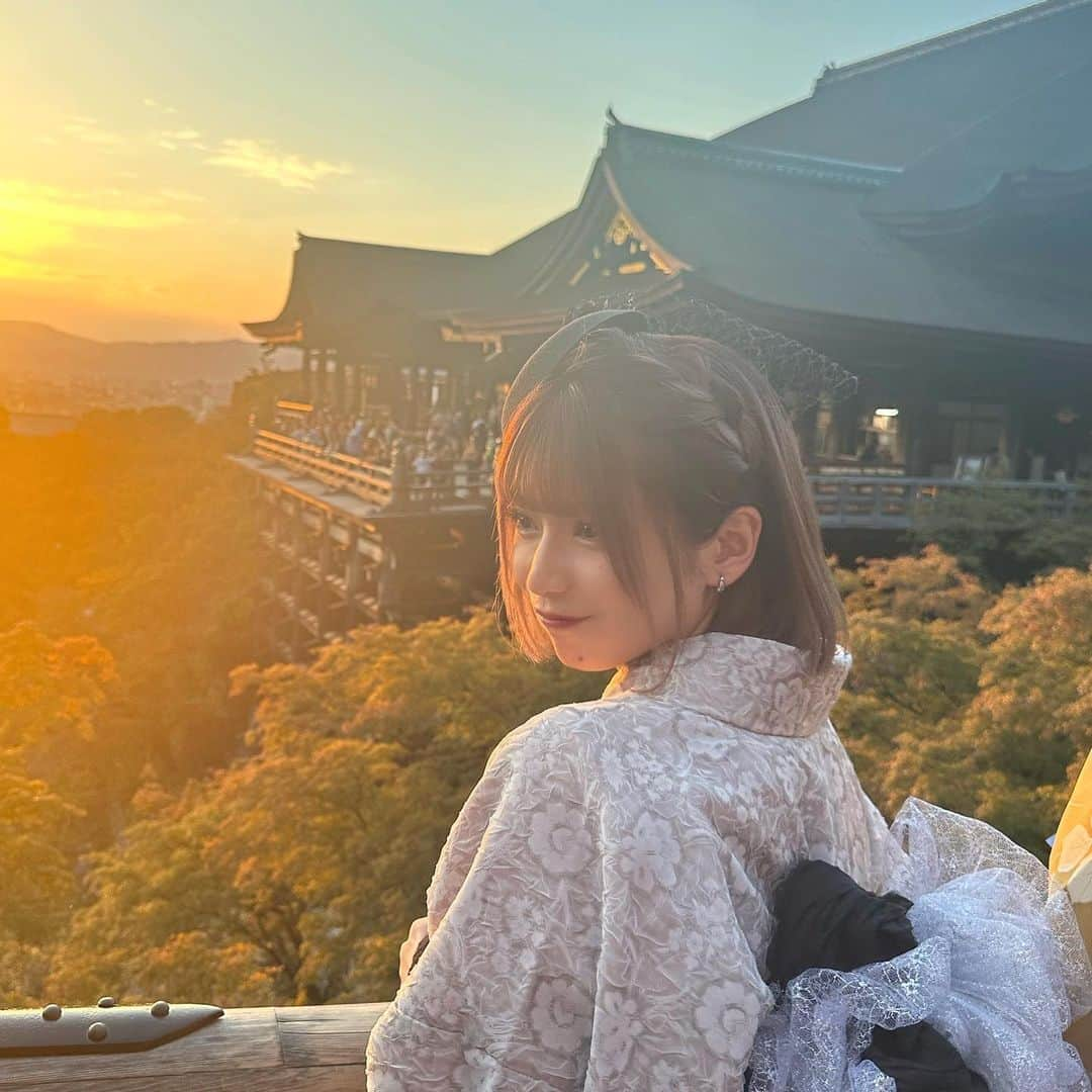 斉藤あやめさんのインスタグラム写真 - (斉藤あやめInstagram)「・ 京都🍁 夕日綺麗すぎっ!!」11月16日 19時40分 - ayame.0712