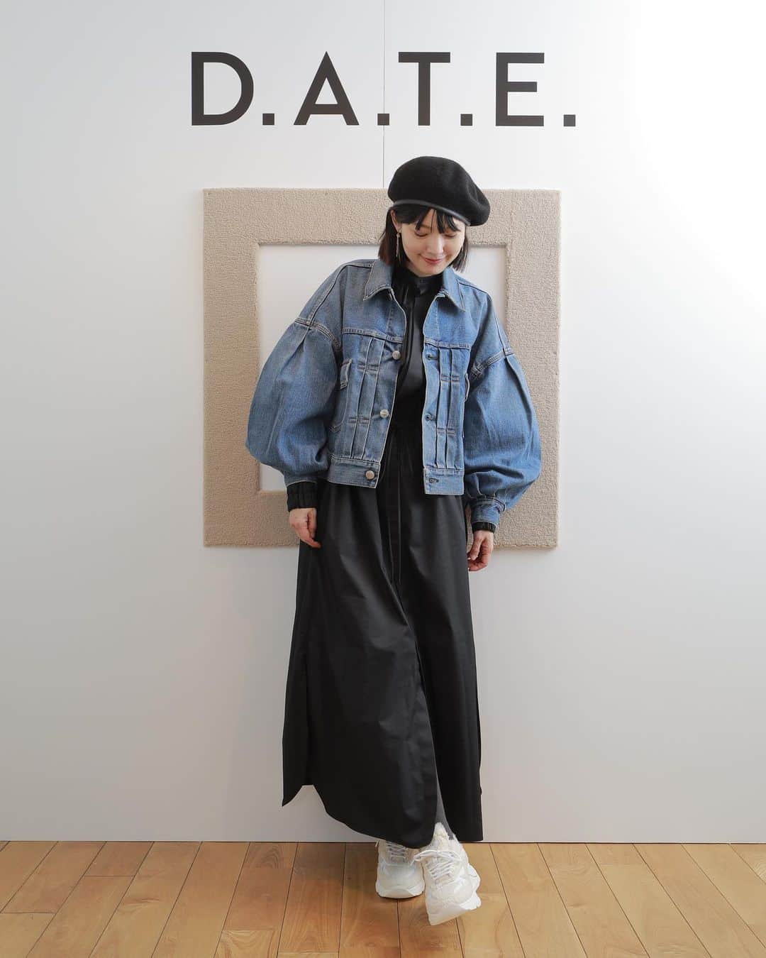 森貴美子さんのインスタグラム写真 - (森貴美子Instagram)「イタリア・フィレンツェのスニーカーブランド　「D.A.T.E.」のレセプションパーティへ🧸🎈 日本限定のテディベアみたいな新モデル“ FUGA TEDDY ”を私も履いてみました！ ふっかふかで気持ち良い履き心地❤️ まるで足に羽根が生えたみたい☺️ スカートやワンピースに合わせるスニーカーコーデ大好きです。 童心に帰ってガチャガチャも体験✨ 2等が当たったよ♫  @naokotani___ いつもお誘いありがとうございます🙌🏻」11月16日 19時40分 - morikimi_morikimi