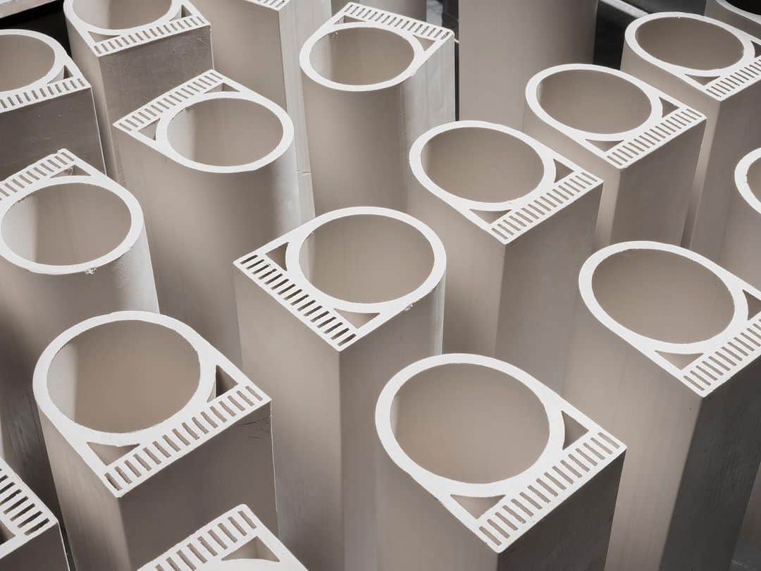 Artekのインスタグラム：「Just launched at @artekhelsinki and @artekjapan 🎇⁠ ⁠ Tiili (‘brick’ in Finnish) is a collection of everyday ceramic objects designed and made by Catalan ceramicist and designer Xavier Mañosa (@apparatu). The Tiili collection vase, candleholder and wall hook come in blue, green and white glazes and can be used both indoors and outdoors. ⁠ ⁠ Combining expert handicraft with industrial production, all Tiili pieces possess a clarity of purpose and form, serving their essential functions with grace. ⁠ ⁠ Discover the collection in our link in bio.」