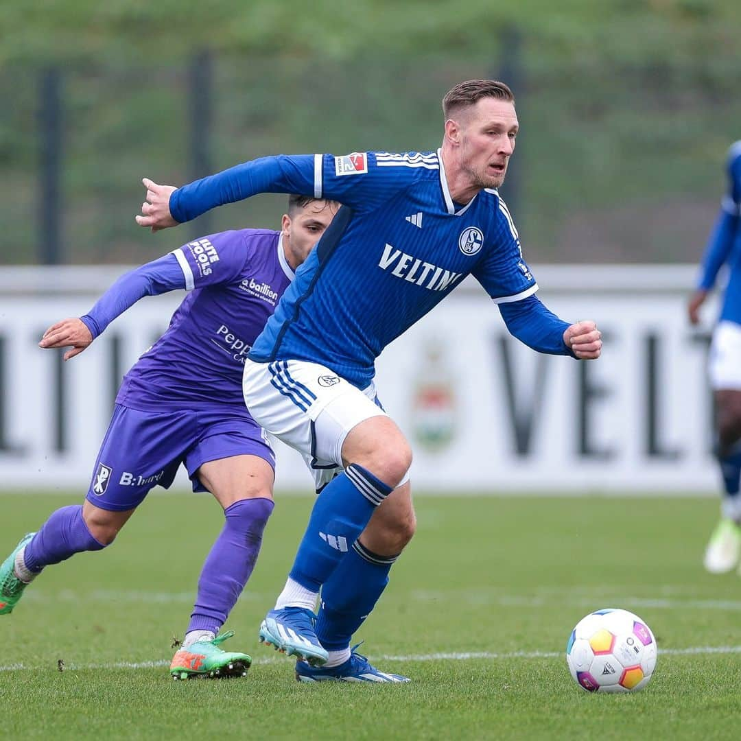 シャルケ04さんのインスタグラム写真 - (シャルケ04Instagram)「Torloses Remis zur Pause gegen @patro_eisden ⏸️ . . #S04 #Schalke #Knappen #Königsblau #S04PAT」11月16日 19時50分 - s04