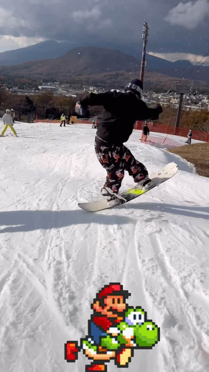 うどんのインスタグラム：「軽プリ🩵うどん  最近グラトリ練習生のうどんです🏂 こないだ思いついた外踏みはなんとか理解出来たけど グラトリの皆んながなんであんなに軽く動けるのかまだ謎w うどんヘビー級🤣  今シーズンはグラトリ軽く動けるようになるのが目標やなw  あースノーボード楽しー😆🎵  #スノボ #スノボ#軽プリ#軽井沢プリンス#bsrabbit#韓国ファッション#韓国fashion#グラトリ#グラトリ初心者#グラトリ練習中#グラトリ女子#雪山#映えスポット#映え#長野観光#グラトリ男子#ストリート#ストリート系女子#ストリートファッション#スノボー#スノボ女子#スノボー男子#スノボーウェア#スノボ好きな人と繋がりたい#スノーボード#スノーボード女子#スノボウェア#運動神経悪い芸人#運動神経悪い#pr」