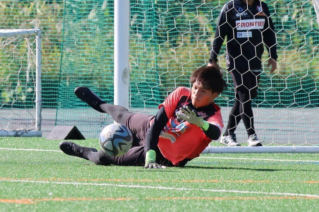 横浜スポーツ&カルチャークラブのインスタグラム：「.  🔵training🟠  11/16  training photo📸  #佐川亮介 #脇坂崚平 #ロリスティネッリ #岡本享也 #萱沼優聖  NEXT👉 J3リーグ第36節 【AWAY】 📅11/18（土）14:00ko 🆚#松本山雅FC  #yscc #Ｊリーグ #jleague #j3 #横浜 #本牧 #soccer #サッカー #bonera」