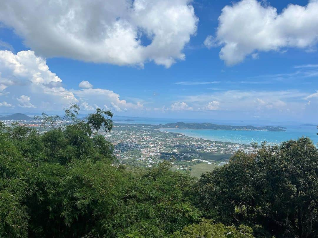 林祐衣のインスタグラム：「⁡ 🇹🇭☀️😎🩵🏝️🌻🍉👭」