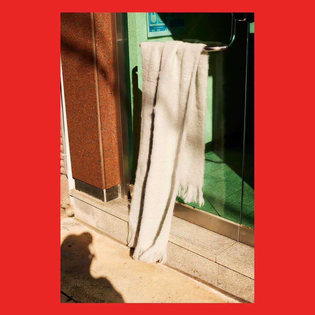 plageのインスタグラム：「尾身沙紀 写真展 『TEN TEN』 ⁡ プラージュの数多くのヴィジュアルも撮影していただいている フォトグラファー尾身沙紀さんの写真展を プラージュ代官山店で開催いたします。 2019年に続く第二弾の今回は 韓国で撮り下ろした写真をメインに展示する他、 期間中は尾身さんの写真をプリントした Tシャツとパーカーの販売を行います。 イベント初日は夕方ごろより本人も在廊しておりますので ぜひ皆様遊びにいらしてください。 ⁡ ⁡ 会期 2023年11月23日(木)-11月30日(木) 11時-20時 (23日のみ22時まで) ⁡ 会場 プラージュ代官山店 東京都渋谷区代官山町20-17 代官山Aビル1F・2F 03-5428-5098 ⁡ ⁡ photographer @omisakii  ⁡ special thanks  @heiyoshida  @lisasugar  ⁡ ⁡ ⁡ 尾身沙紀 東京都出身、2013年独立。 Fashion,Beauty,Product,Portrait など、 ジャンルを問わず活動中。」
