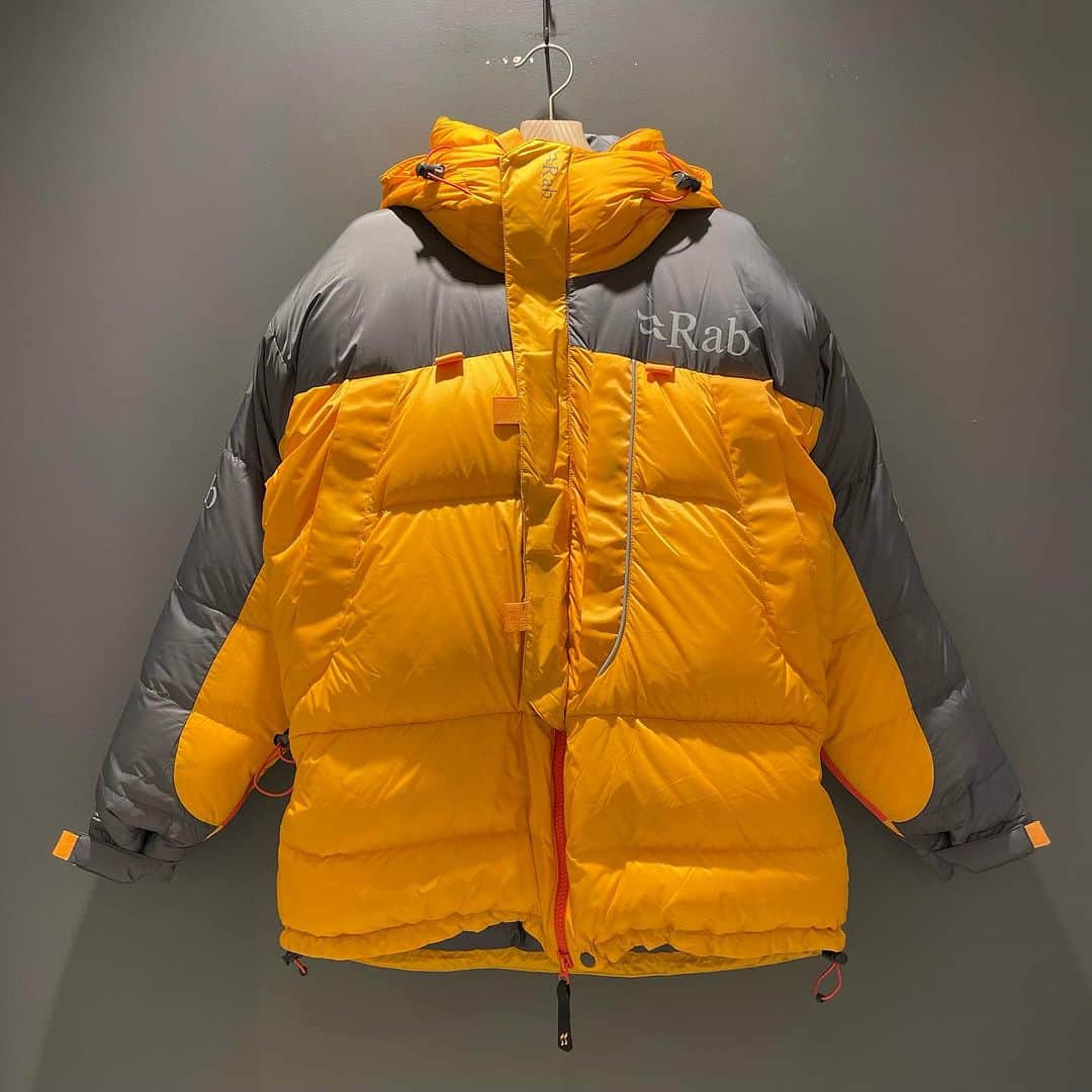 のインスタグラム：「＜Rab＞ Mens EXPEDITION 8000 JACKET ¥132,000-(inc.tax) Item No.11-18-1723 BEAMS JAPAN 3F ☎︎03-5368-7317 @beams_japan #rab #beams #beamsjapan #beamsjapan3rd Instagram for New Arrivals Blog for Recommended Items」