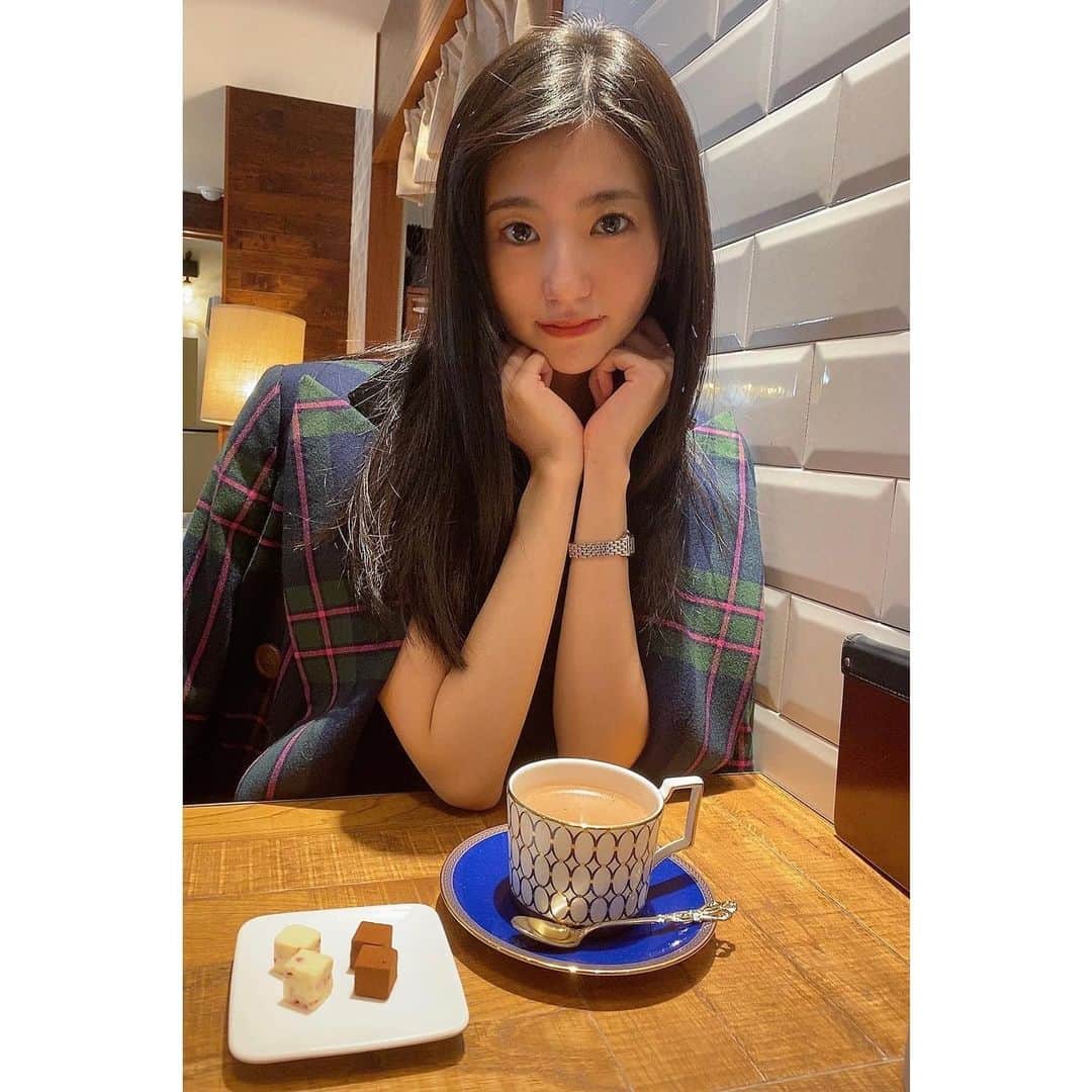 大島璃音さんのインスタグラム写真 - (大島璃音Instagram)「.  本格的に寒くなってきましたね〜。 この日はホットチョコレートで暖まりました🍫  最近はつい甘いものに手が伸びてしまいます、、。 冬眠の準備かな？🐿️  皆さまも暖かくしてご自愛くださいね🫂」11月16日 20時05分 - rinon_ohshima