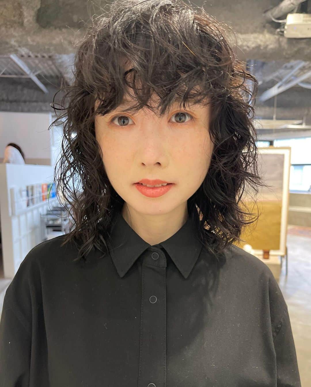 高橋忍のインスタグラム：「ボリューム控えめなパーマなら。」