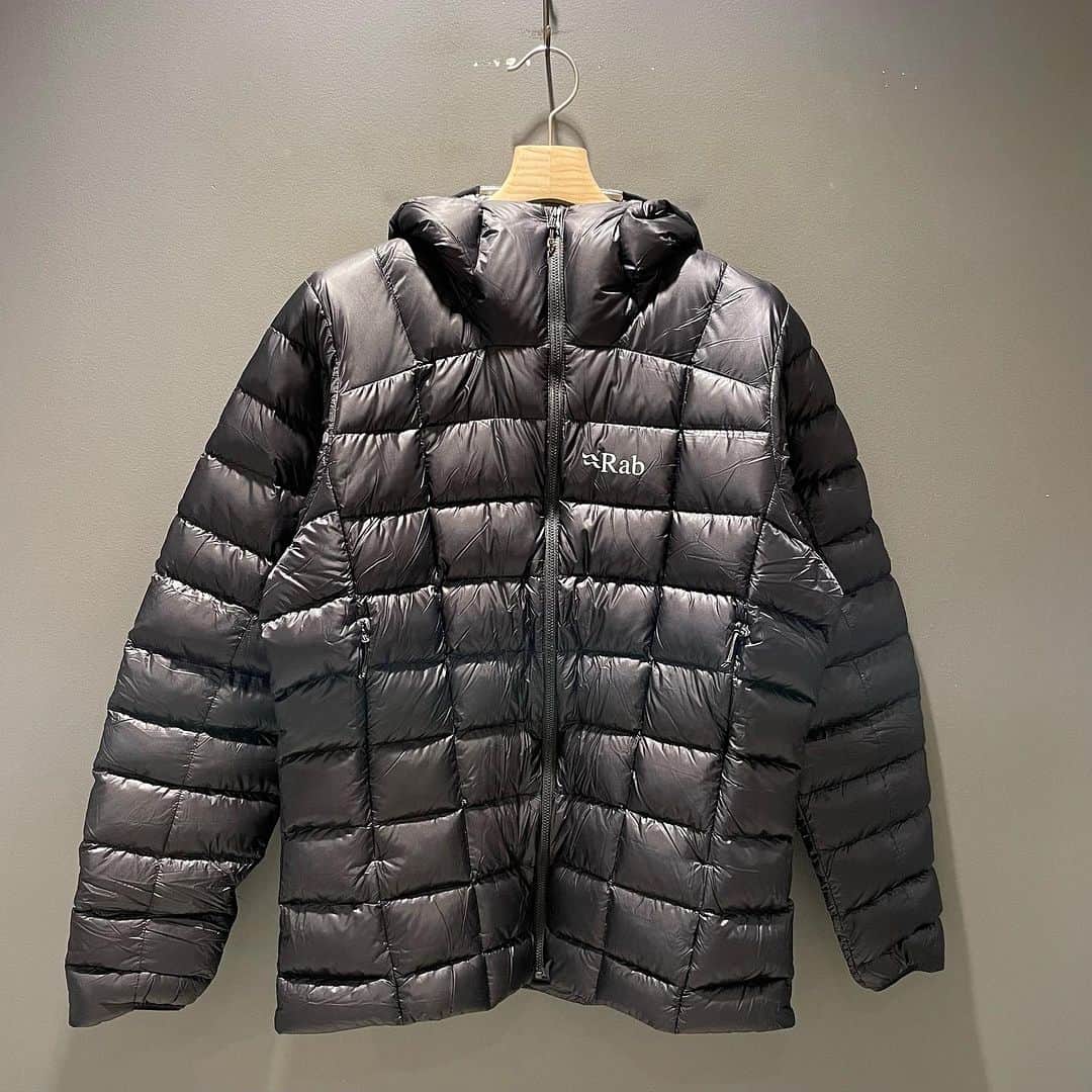 のインスタグラム：「＜Rab＞ Mens HYTHIC G JACKET ¥60,500-(inc.tax) Item No.11-18-1720 BEAMS JAPAN 3F ☎︎03-5368-7317 @beams_japan #rab #beams #beamsjapan #beamsjapan3rd Instagram for New Arrivals Blog for Recommended Items」