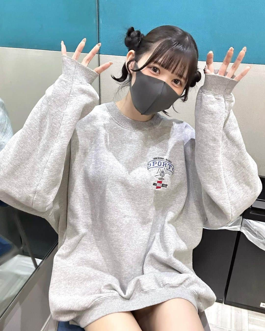 猪狩彩奈さんのインスタグラム写真 - (猪狩彩奈Instagram)「ヘアメできるようになりたい🥺不器用すぎてこれめっちゃ時間かかった🪼」11月16日 20時14分 - ayana_ikari