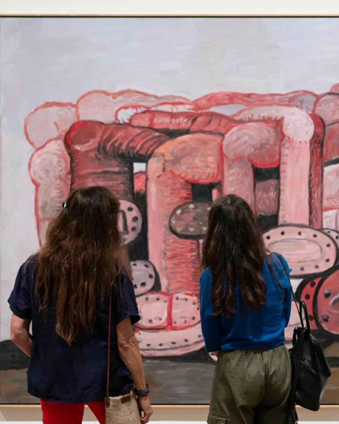 テート・ギャラリーのインスタグラム：「‘…it’s weird, it’s powerful and it sneaks under your skin.’  Discover #PhilipGuston, one of the 20th century’s most captivating painters, at Tate Modern until 25 February 2024. Members go free, @TateCollective go for £5.  'Timeless' ★★★★★ The Telegraph 'Unmissable' ★★★★★ The Observer 'A revelation' ★★★★★ The Independent 'Extraordinarily moving' ★★★★★ Evening Standard 'Caked in nicotine, paranoia and obsession' ★★★★★ Time Out 'I just want more' ★★★★★ The Guardian」
