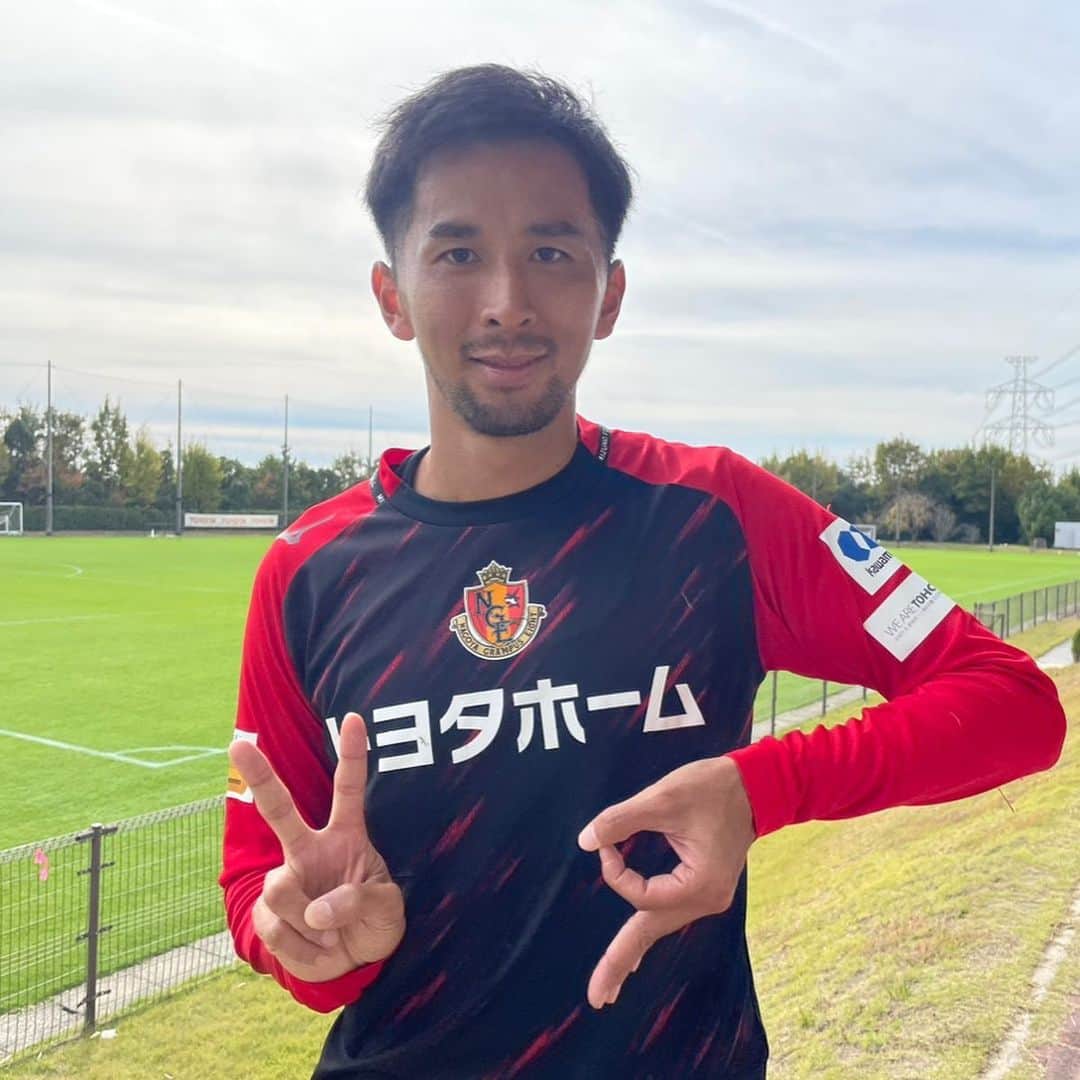 名古屋グランパスさんのインスタグラム写真 - (名古屋グランパスInstagram)「本日は #前田直輝 選手の29歳の誕生日🎂 ⁡ おめでとう👏ナオキ🎉 素敵な一年にしましょう！ ⁡ #HBD #grampus #グランパス」11月17日 7時00分 - nagoyagrampus