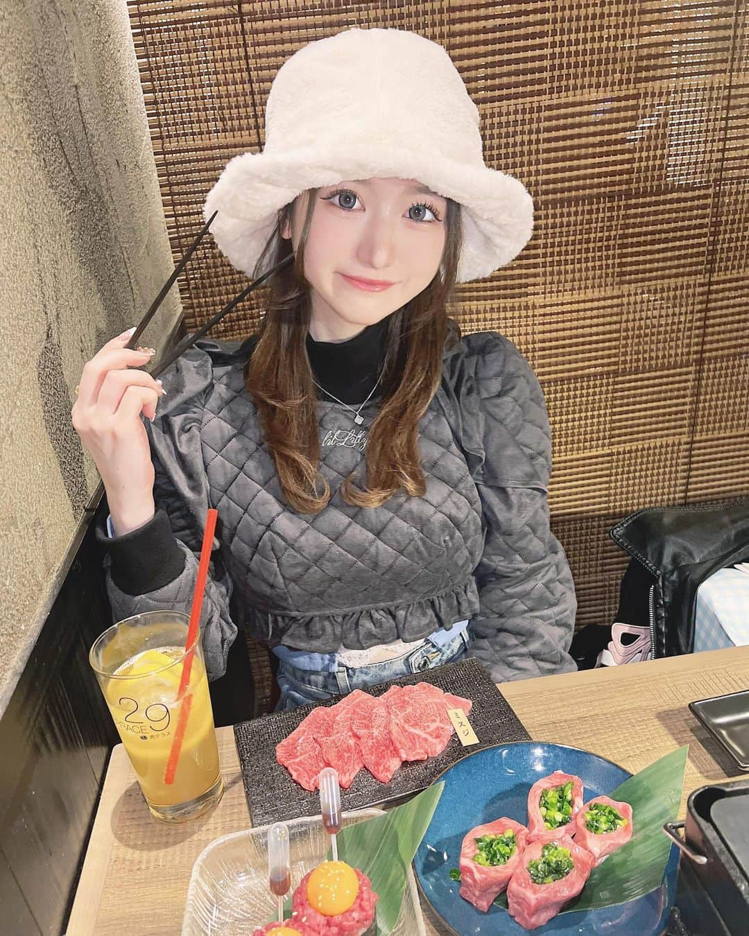 あいにゃんのインスタグラム：「代々木駅からすぐにある29テラスで焼肉食べてきた🥩‪🔥  ︎︎ ︎︎︎ ︎︎︎ ︎  ︎︎ ︎︎︎ ︎︎︎ ︎ ネギタンとユッケのキンパが映えなうえに美味しかった"(∩>ω<∩)"  野菜盛りは残ったものでスムージー作ってくれるんだけどこれが絶品すぎて大満足だったよ〜🫶🫶🫶 * * #PR @29terrace #29terrace  #和牛焼肉  #新宿焼肉  #A5焼肉  #29テラス #東京グルメ #新宿グルメ」