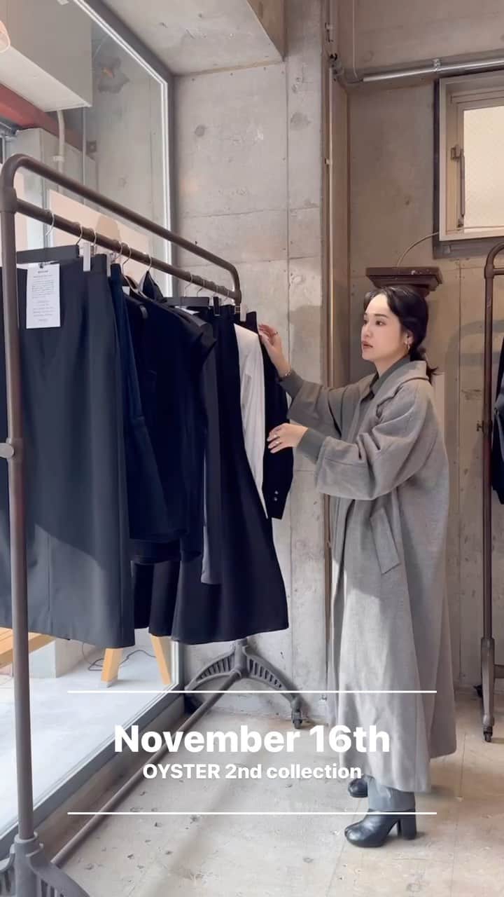 信近エリのインスタグラム：「環境に配慮されたブランドOYSTER @oyster_withlove の2nd collectionを見てきました♻️  リサイクルポリエステルやオーガニックコットンが採用されていて、スタイリッシュでシンプルながら遊び心もある素敵なブランドなので、是非ECサイトを覗いてみてください🫶  ____________________________________________ @shinosuganuma @go_akimoto @oyster_withlove  #sustinability #ethical」