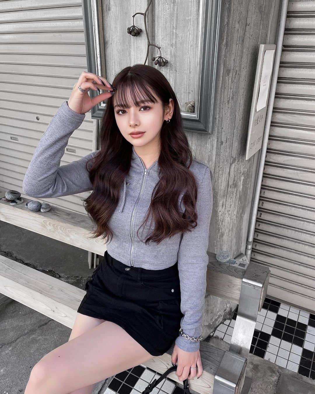 海羽（みう）のインスタグラム：「.  𝑺𝑯𝑬𝑰𝑵 𝟐𝟎𝟐𝟑 𝑩𝒍𝒂𝒄𝒌 𝑭𝒓𝒊𝒅𝒂𝒚 𝒔𝒂𝒍𝒆  tops(1枚目):24563146 tops(3枚目):8634777 outer(3枚目):24637957  30万点以上の人気アイテムが限定値下げ中🥂 クーポンコード『BFJP065』で安くなるから使ってね🌿 "試すたび、好きが見つかる。届くたび、好きが増えてく"  . #SHEINblackfriday #SHEINGoodFinds #SHEINforAll #loveshein #ad #saveinstyle #DazyHyunA」