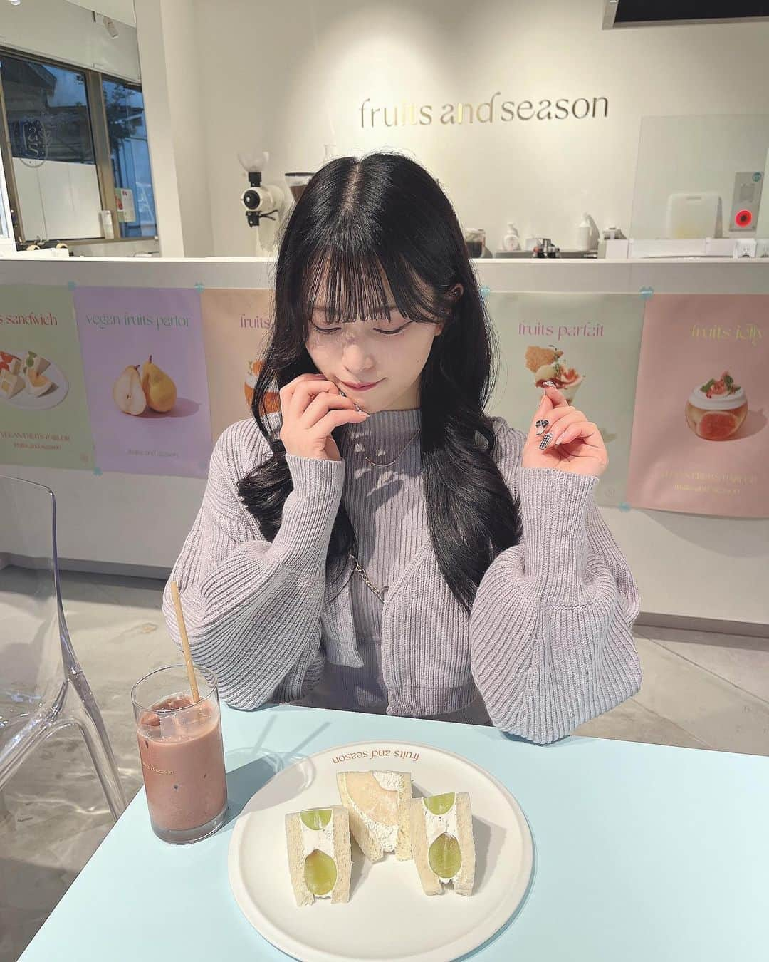 田北香世子さんのインスタグラム写真 - (田北香世子Instagram)「フルーツサンドって幸せの味するよね🍓🥪  #フルーツサンド #fruitsandseason #恵比寿カフェ #広尾カフェ #カフェ巡り #mercuryduo #かよよん私服  #シャインマスカット」11月16日 20時57分 - kayoko_takita