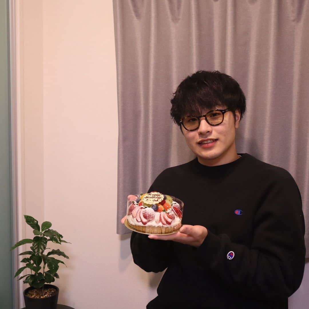 倉島大地さんのインスタグラム写真 - (倉島大地Instagram)「本日、27歳になりました🎂  自分自身の人生の階段を確実に一歩一歩登っていけている毎日です！  これからも今の自分が間違いなく最前線といえるように 清く、強く、鋭く生きていきます🔥  これからも関わる全ての皆様、 よろしくお願いいたします🙇  #HBD #27歳」11月16日 20時58分 - kurapi1