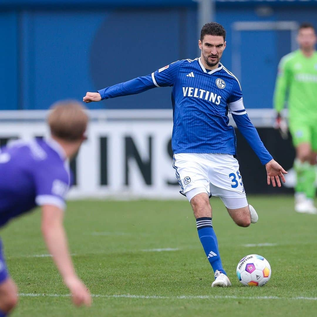 シャルケ04さんのインスタグラム写真 - (シャルケ04Instagram)「Keine Tore beim Testspiel gegen @patro_eisden 🤝  . . #S04 #Schalke #Knappen #Königsblau #S04PAT」11月16日 21時00分 - s04