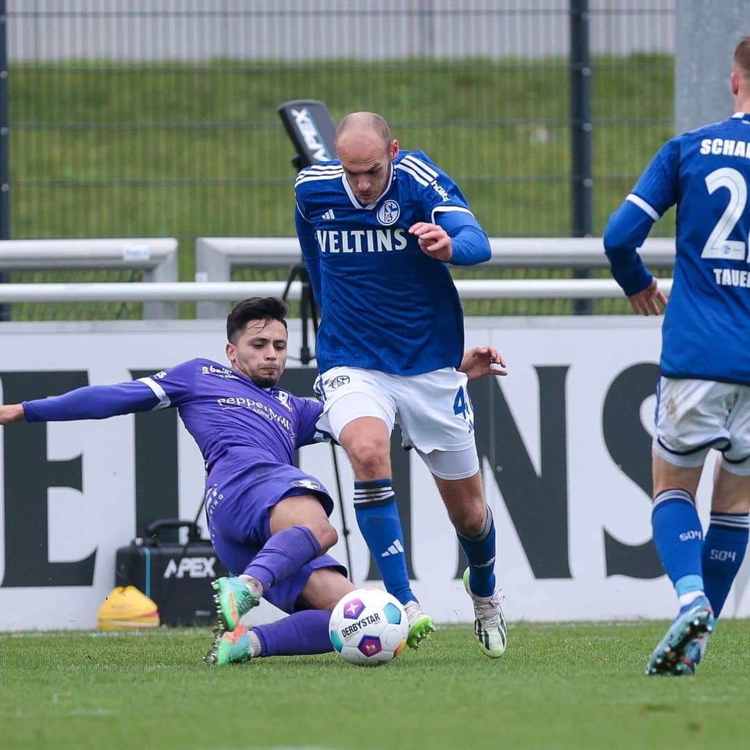 のインスタグラム：「Keine Tore beim Testspiel gegen @patro_eisden 🤝  . . #S04 #Schalke #Knappen #Königsblau #S04PAT」