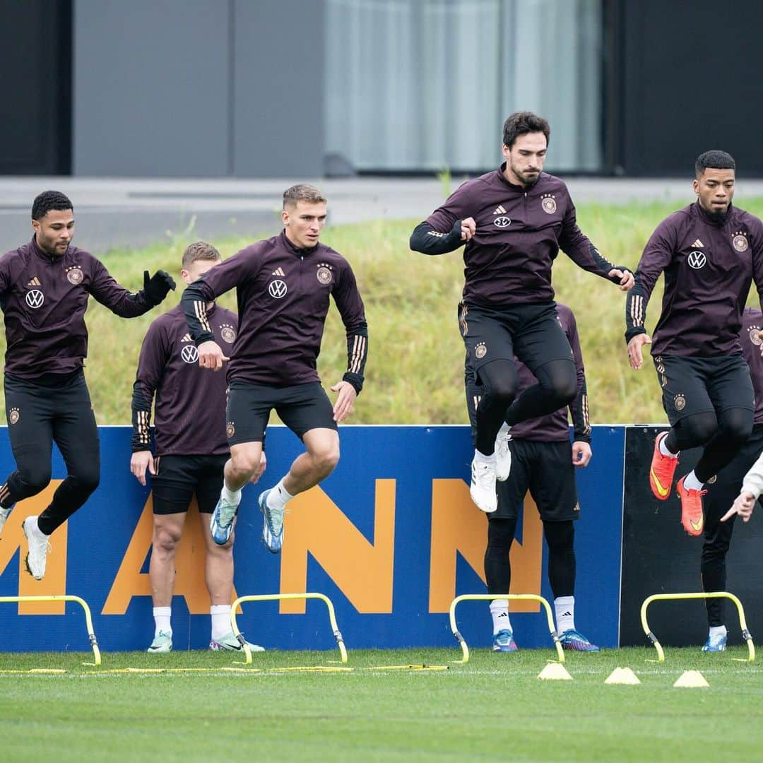 マッツ・フメルスさんのインスタグラム写真 - (マッツ・フメルスInstagram)「Endlich auch beim @dfb_team wieder im Training ⚽️」11月16日 21時00分 - aussenrist15