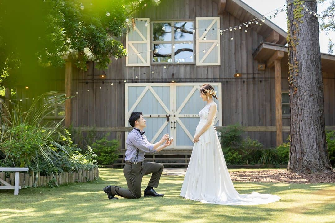 BARN&FOREST148のインスタグラム：「#100年後も語り継がれる結婚式 ・ ・  We begin our journey together...*  ブライダルフェアのご予約やお問合せは InstagramのDMでも承っております*  #ガーデンウェディング #結婚式ツーショット #ツーショット #挙式会場 #挙式 #ガーデン挙式 #ラスティックウェディング #rusticwedding #結婚式 #挙式写真 #千葉花嫁 #ナチュラルウエディング #バーンアンドフォレスト148 #ウエディングフォト #結婚式写真 #ウエディング撮影 #barnandforest148 #卒花嫁 #プレ花嫁 #千葉結婚式 #バーンウエディング #weddingphotography #barnwedding #バーンアンドフォレスト #148花嫁 #流山おおたかの森 #千葉結婚式場 #結婚式場」