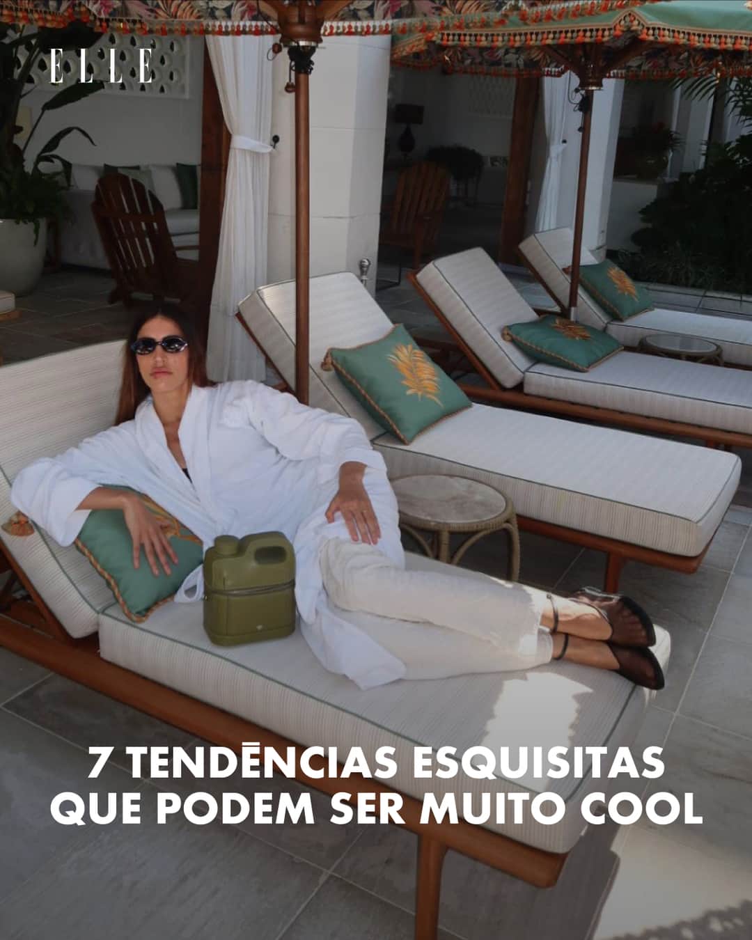ELLE Brasilのインスタグラム：「Tendências que nos fazem torcer o nariz estão por toda a parte, mas a gente promete que dá para incorporar algumas delas ao seu estilo pessoal sem muito auê. Na galeria, a repórter @chames mostra sete peças ditas esquisitas, mas que podem se tornar super descoladas com o styling correto – e uma boa dose de criatividade.   Qual você quer incluir no seu guarda-roupa?」
