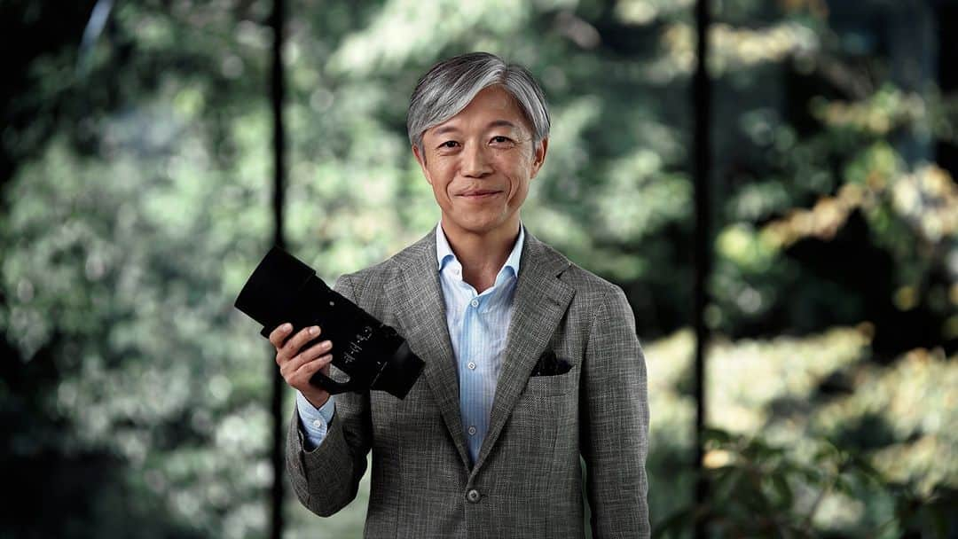 Sigma Corp Of America（シグマ）のインスタグラム：「SIGMA CEO Kazuto Yamaki introduces the SIGMA 70-200mm F2.8 DG DN OS | Sports Lens for Full Frame Mirrorless Cameras! 🥳 Arriving December 7, 2023 for Sony E-mount and L-Mount systems.  ▶️ LINKS IN OUR BIO ◀️ to pre-order yours, learn more about this lens, and read "First Look" articles by SIGMA Ambassadors.  #SIGMA #SIGMA70200mmSports #SIGMASports #SIGMADGDN #sigmaphoto #sigmalens #sigmalenses #photography #telephotolens #zoomlens #Emount #Lmount #mirrorless #fullframe #newproduct #comingsoon」