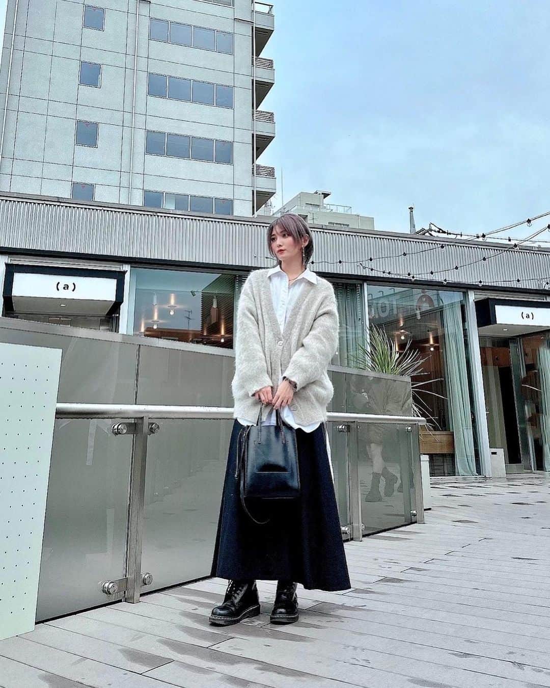 のインスタグラム：「🩶  #addixy #publictokyo #drmartensstyle #drmartens #drmartenstyle」