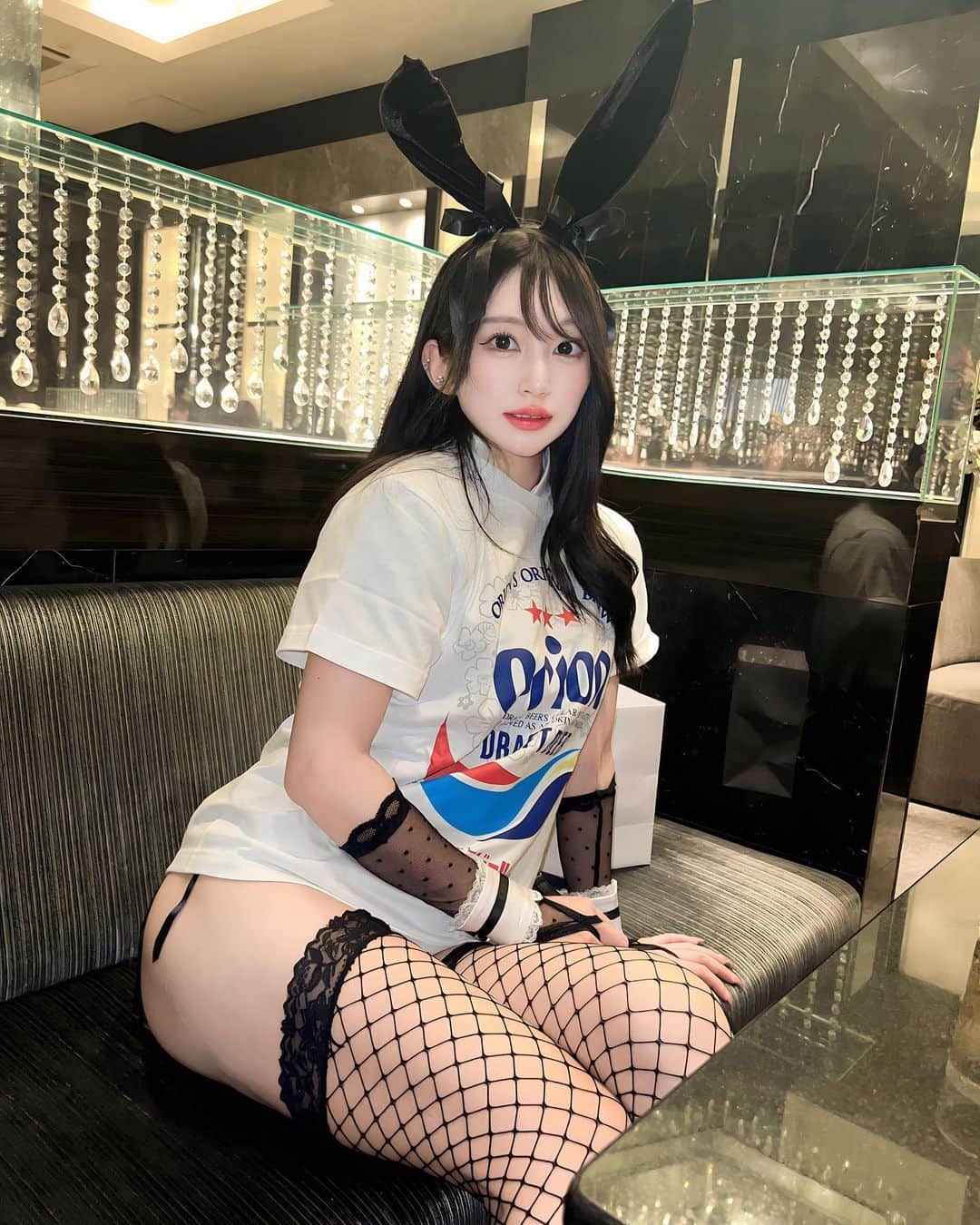雛咲のあのインスタグラム：「. . オリオンビール✖️👯♥️ Tシャツ着てる方が えちえちだと話題に😱✨笑 . . バースデー月間 折り返し地点です☺️♥️ お祝いどしどし お待ちしてます👍💕 . . 雛咲のあ.」