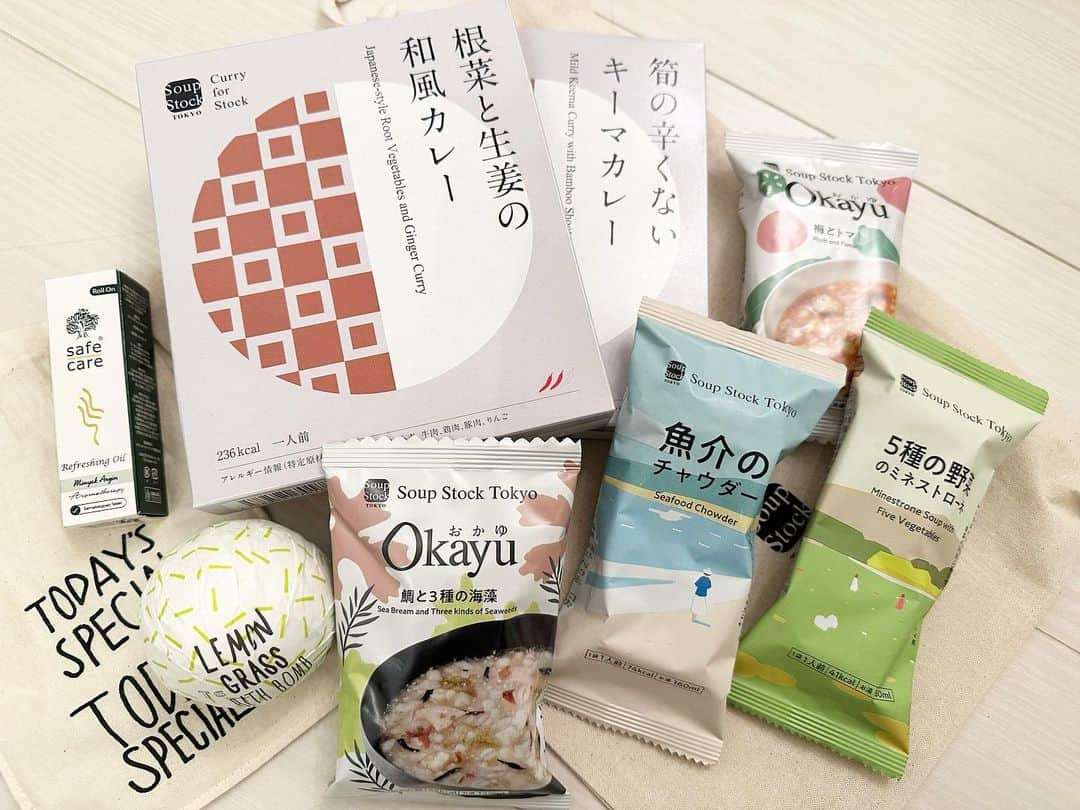 柴田淳のインスタグラム：「#お誕生日プレゼント🎁 #食料 という名のお誕生日プレゼント🎁を頂いてしまいました。 ご覧下さい。 顎関節症が治らないので、噛まなくても食べられる食料です。 優しいですねぇ🤤 そして頭痛用にスースーするオイルと、お風呂🛁のバスボムまで🤩✨ 助かるぅ☺️ ありがとうございました🥹💕  なので、お返しに映画に招待しました。 嘘です。 暇してるというので、付き合って貰いました🤣💦  観た映画は、SISU。  爆笑で終わりました。 オススメしないけど、嫌いじゃないです😂 私にはコメディでした🤣 疲れる前に終わるって最高🤣」