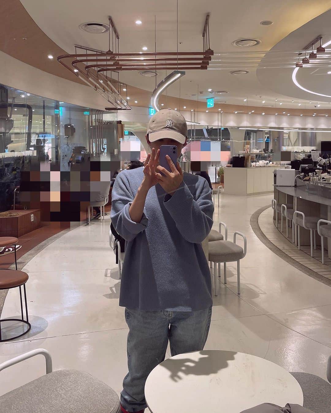 ミリョさんのインスタグラム写真 - (ミリョInstagram)「☔️ 오니까 쵸큼 blue blue하는구만 𝘍𝘦𝘦𝘭𝘪𝘯𝘨 𝘢 𝘭𝘪𝘵𝘵𝘭𝘦 𝘣𝘪𝘵 𝘣𝘭𝘶𝘦 𝘤𝘶𝘻 𝘪𝘵'𝘴 𝘳𝘢𝘪𝘯𝘪𝘯𝘨 𝘵𝘰𝘥𝘢𝘺」11月16日 21時14分 - miryoakajohoney