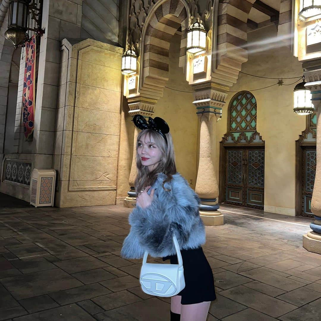 高畑麻優さんのインスタグラム写真 - (高畑麻優Instagram)「ディズニーぴさびさ🏰🩷  髪染めましたあ！！マツエクもしたよー！🩶」11月16日 21時15分 - 04__m.aa