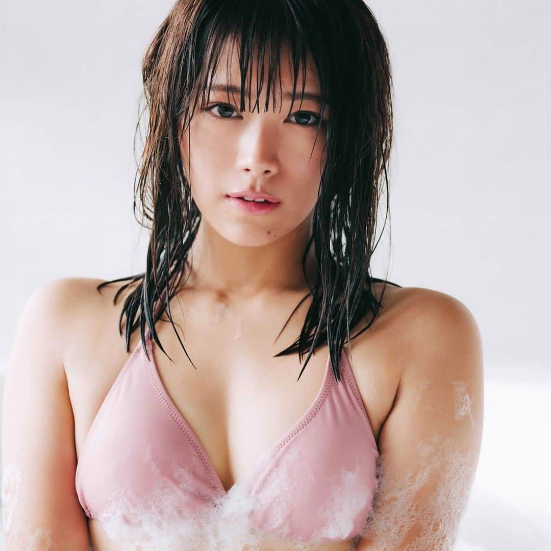 山内鈴蘭のインスタグラム：「4th DVD【Memolily】発売から連日1位だって🥰みんな、ありがとう❤️❤️❤️」