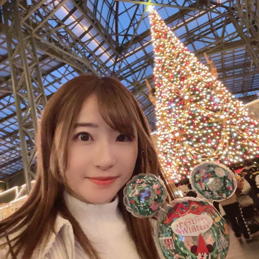 初美沙希さんのインスタグラム写真 - (初美沙希Instagram)「もうクリスマス🎄🤶 #ディズニークリスマス #tokyodisneyland」11月16日 21時27分 - saki_hatsumi823