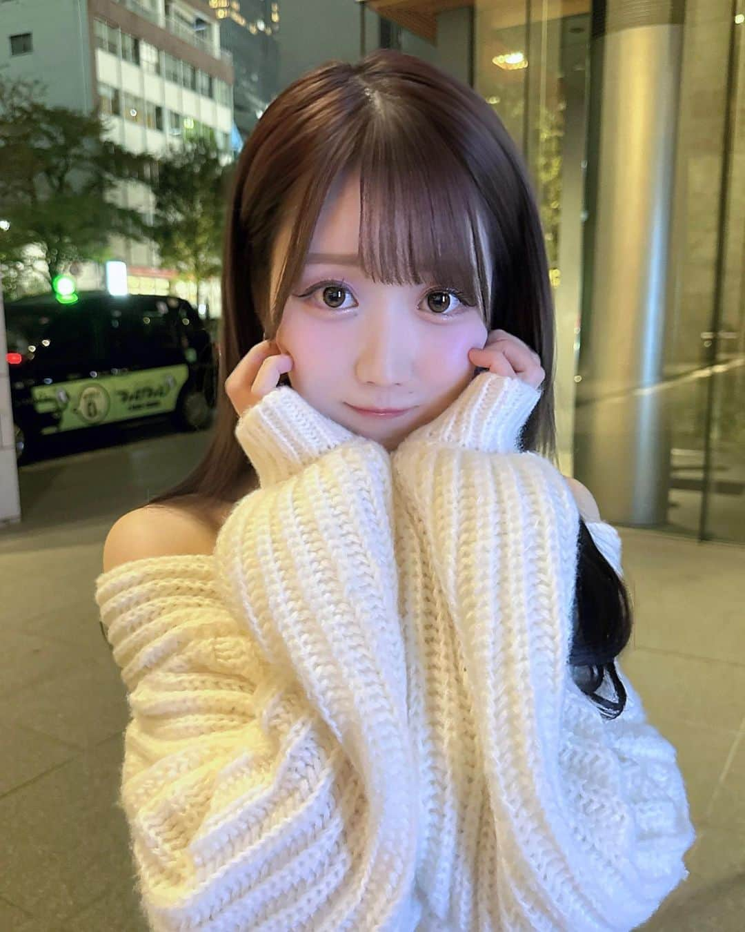 大谷映美里さんのインスタグラム写真 - (大谷映美里Instagram)「オフショルニット🫶🏻好きかなっ☺️💓」11月16日 21時39分 - otani_emiri