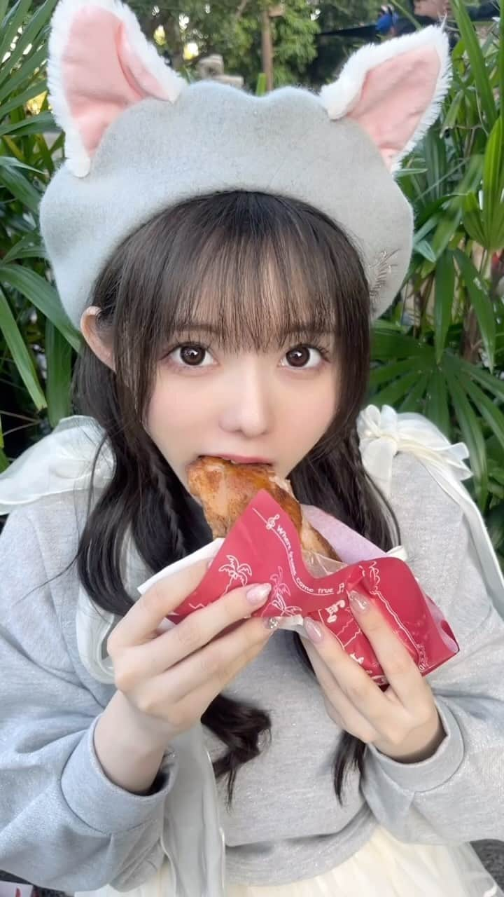 大森莉緒のインスタグラム：「ディズニーグルメで一番大好き！！スパイシーチキンレッグ🍗❤️‍🔥」