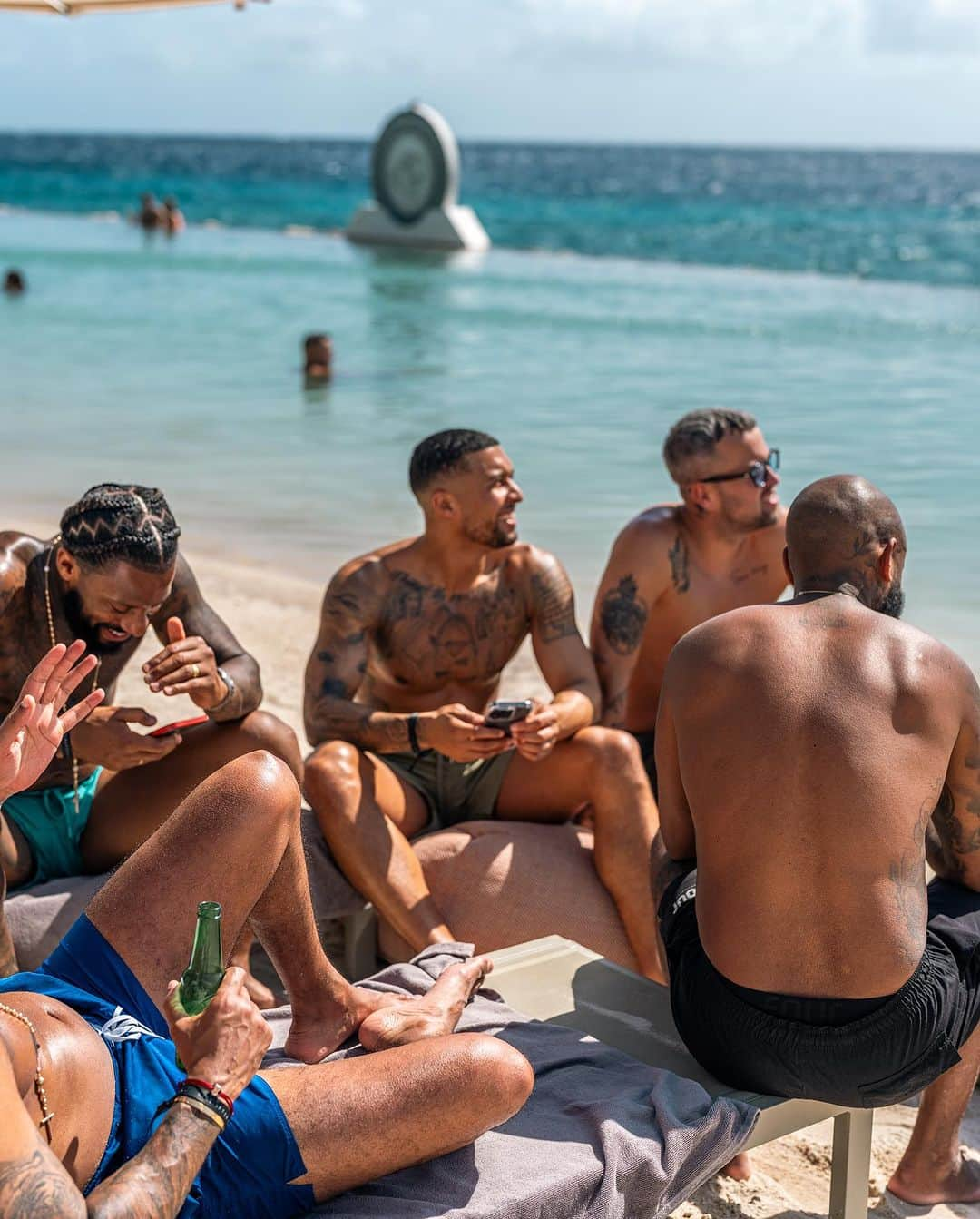 イェレマイン・レンスさんのインスタグラム写真 - (イェレマイン・レンスInstagram)「Day 2 at beach footvolley2023⚽️☀️🌴#lifeafterfootball #footvolley2023 # Curaçao」11月16日 21時43分 - jeremain