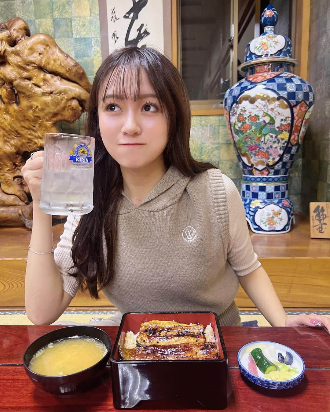 三田萌日香のインスタグラム：「. . . . うなぎ大好きー！ 子供の頃あんまり好きじゃなかったのに、今大好き！昔食べれなかったのに今大好きみたいなの多いんだけど、あれってなんでなんだろう☺️ . . . . . . . . . #鰻屋 #鰻 #鰻重 #千葉グルメ #関東グルメ #japaneseidol #japanesegirl #idol #girl #アイドル #アイオケ #fff #fypシ」