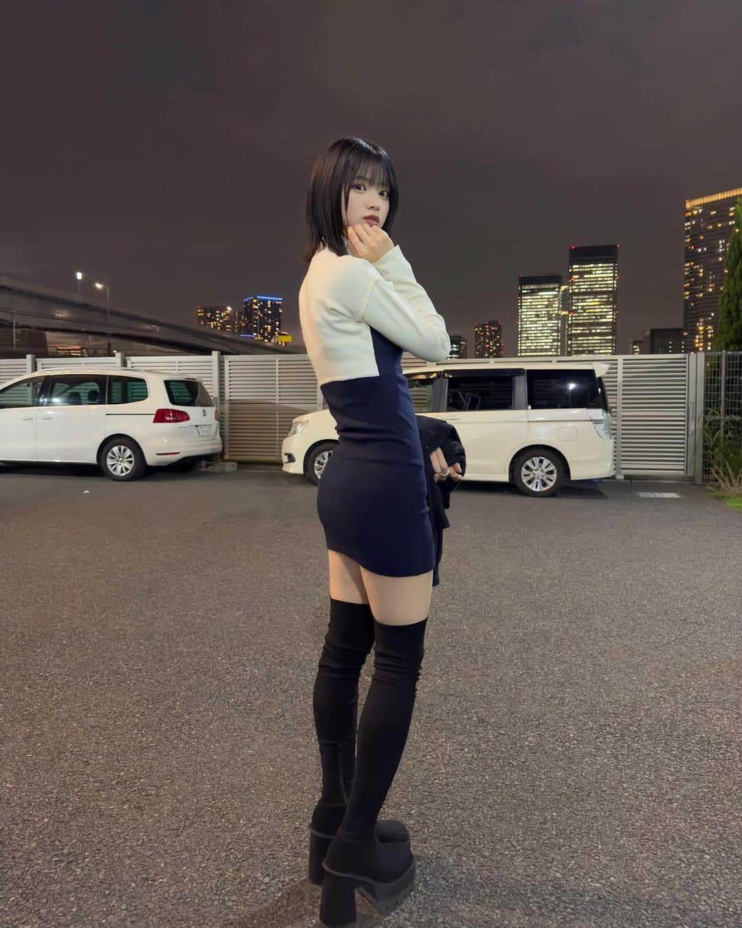 西野千明さんのインスタグラム写真 - (西野千明Instagram)「投稿空いちゃった😭 全身お待たせしましたあ . #外ハネ #外ハネボブ #emoda #lilybrown #olivedesolive #ニット #knit #innercolor #秋 #autumn #秋コーデ #春 #spring #春コーデ #インナーカラー #japan #idol #pwc #白キャン #真っ白なキャンバス #西野千明 #アイドル #いいね #ボブ #ショートボブ #followｍe #instagood #fashion #like4like #ootd」11月16日 21時59分 - konnichaaaki