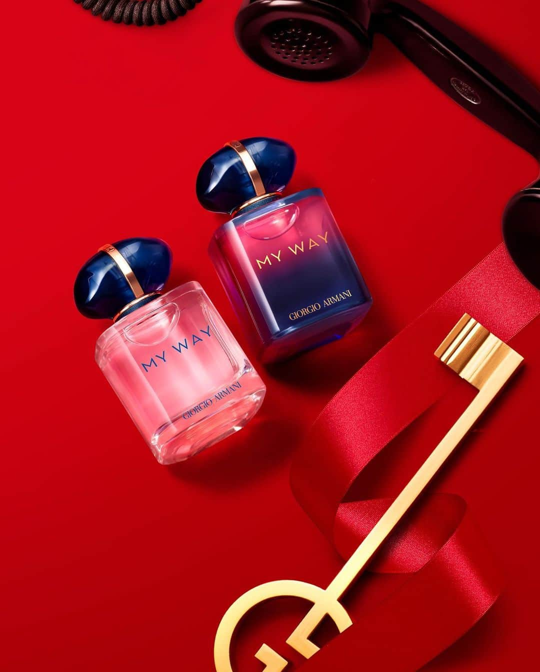 Armani Beautyさんのインスタグラム写真 - (Armani BeautyInstagram)「My holiday wishlist, My Way. From the citrus and jasmin notes of MY WAY EAU DE PARFUM to the floral woody scent of MY WAY PARFUM, find your new signature perfume for the Holidays.  #Armanibeauty #MyWay #IAmWhatILive #ArmaniGift #Fragrance」11月16日 22時00分 - armanibeauty