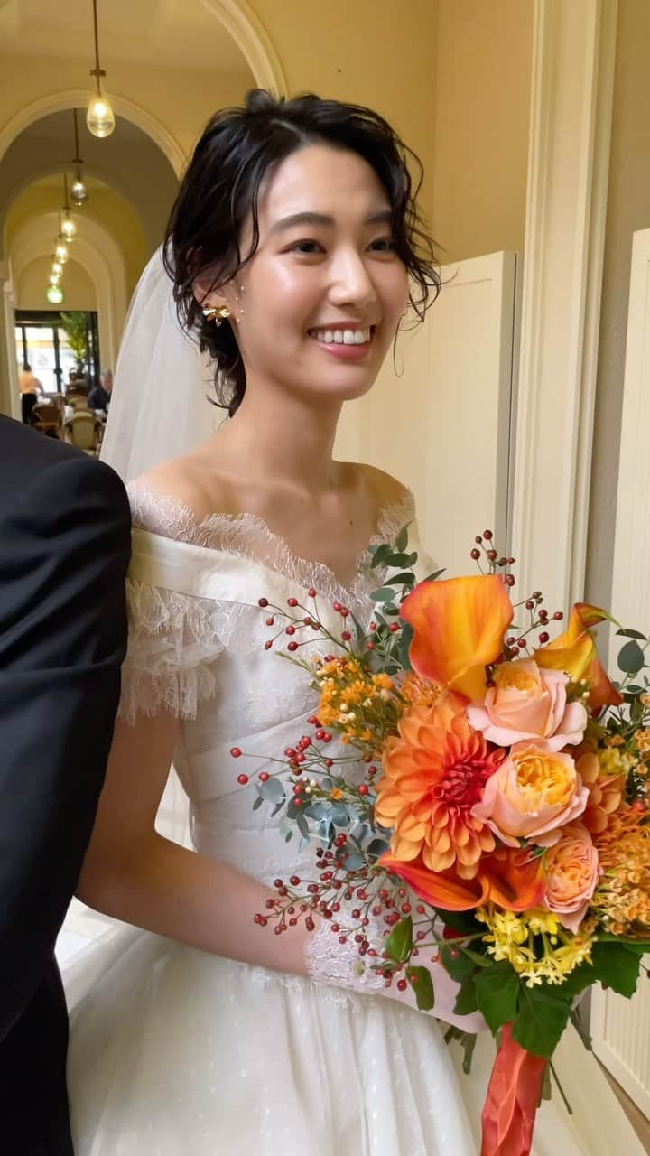 Tomoya Tamadaのインスタグラム：「Happy wedding🧡💐 weddingでの出張ヘアメイク 前撮りヘアメイク、お呼ばれヘアセット その他、ご依頼に関するお問い合わせ ご予約は @tama_hairmake プロフィールリンクのホームページから 受け付けておりますのでご連絡お待ちしております。  全国出張も受け付けておりますので ご予約以外でも、出張ヘアメイクのご相談、お見積もりなどもお気軽にお問い合わせくださいませ。  =-=-=-=-=-=-=-=-=-=-=-=-=-=-=-=-=-=-=-=-=-=-  【 鹿児島限定 前撮りプラン、フォトウェディング撮影 】  次回の開催予定は ⭕️2023年11月内の期間。 上記での日程の募集となります。 只今、期間限定の特別価格で前撮りプラン、 フォトウェディングのご予約お受けしております。  ご予約、プラン等の詳細のお問い合わせは @_lumiere_k の ホームページ又は、DMまでご連絡お待ちしております。  (※こちらのフォトプランは @_lumiere_k にご連絡後、 ご予約されたお客様限定のフォトプランとなりますので ご了承の程、宜しくお願い致します。)  ＿＿＿＿＿＿＿＿＿＿＿＿＿＿＿＿＿＿＿＿＿＿＿＿＿＿  【 現在、募集中のセミナー 】  ●11月20日(月曜日)  松山  ●11月27日(月曜日)  福岡  ●11月28日(火曜日)  福岡  ●12月5日(火曜日)  郡山  ●12月12日(火曜日)  東京  当日の詳細、ご応募に関しましてはホームページの 「セミナー告知」に記載しておりますので ご応募お待ちしております。  ＿＿＿＿＿＿＿＿＿＿＿＿＿＿＿＿＿＿＿＿＿＿＿＿＿＿  開催告知しているセミナー以外でも 個人様、企業様へ向けた臨店講習も行なっております。 臨店講習のお問い合わせは、こちらから宜しくお願い致します。  LINE ID ➡️ @ntb4770x  雑誌、広告、web撮影などのご依頼もお気軽にお問い合わせ下さいませ。 ご依頼に関するお問い合わせは、ホームページの 「お問い合わせ」からご連絡お待ちしております。  #ウェディング#ブライダル#花嫁#結婚式#結婚式準備#前撮り#和装#和装前撮り#weddingphoto#ウェディングフォト#プレ花嫁#プレ花嫁さんと繋がりたい#プレ花嫁準備#2024春婚#2024夏婚#2024秋婚#鹿児島花嫁#東京花嫁#ウェディングヘア#ブライダルヘア#ヘアアレンジ#ヘアメイク#花嫁ヘア#ウェディングドレス#weddinghair#bridalhair#新娘化妝#新娘秘書#新娘髮型#웨딩」