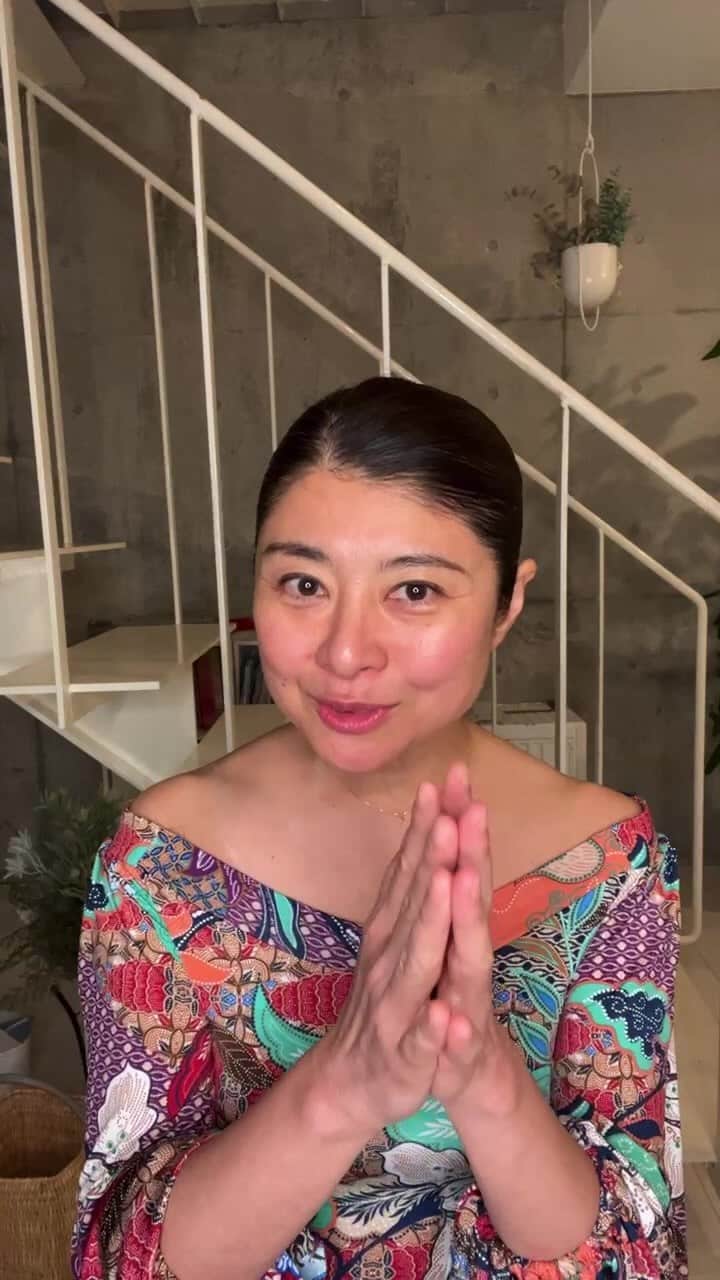 間々田佳子のインスタグラム：「本日のインスタです。 ご覧くださいませ♡」