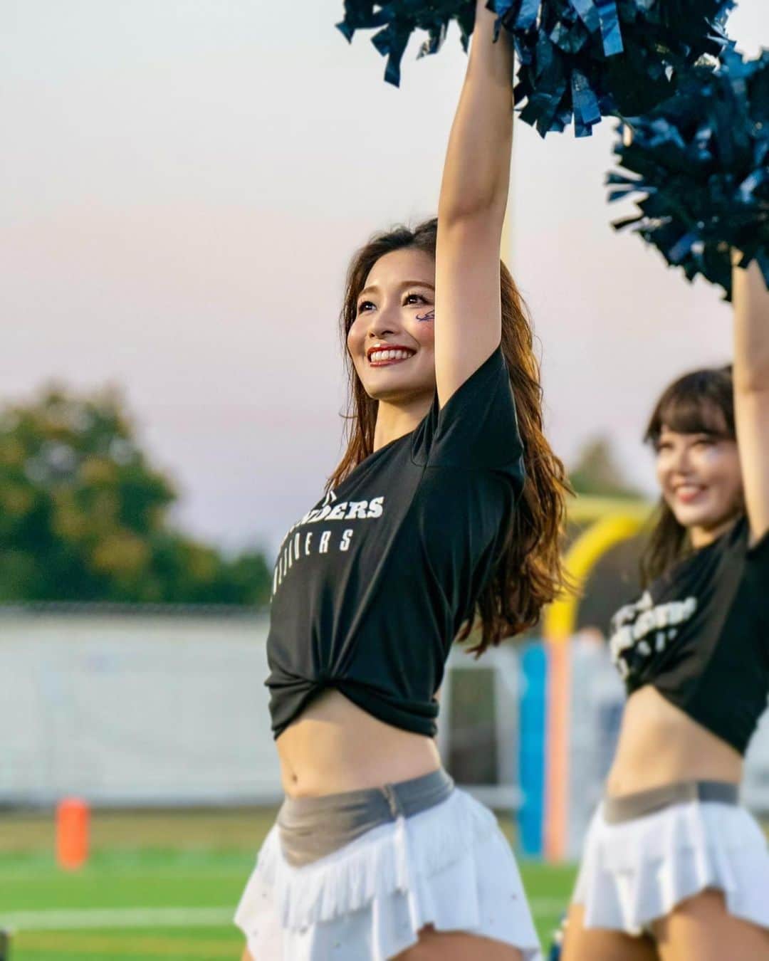 土屋炎伽のインスタグラム：「✳︎ 今シーズンも残るはあと2戦🔥  X1昇格に向けて皆さんと応援できる時間を、 そしてこのメンバーでサイドラインに立てる時間を しっかり噛み締めて臨みたいと思います☺️📣 応援よろしくお願いします😊⚡️  @bluethunders_football  @bluethunders_cheer   ------------------------------ 【Game Schedule🏈】  ⚫︎11/18(土)、13:30〜@富士通スタジアム川崎  ⚫︎12/3 (日)、13:30〜@富士通スタジアム川崎 ------------------------------」