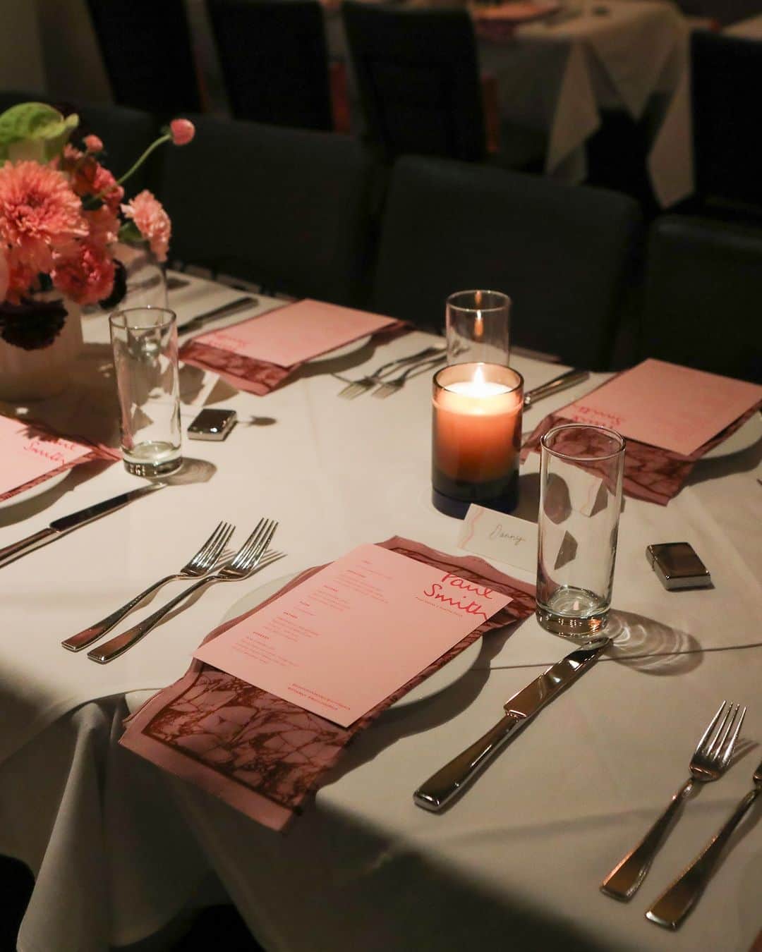 ポールスミスさんのインスタグラム写真 - (ポールスミスInstagram)「Last night, @orvillepeck hosted an intimate dinner celebrating the reopening of our iconic pink Melrose shop in Los Angeles.  Guests included @diplo @masonthegooding  @nckash @standup4justice @thegigigoode @avoyermagyan @ilariaurbinati and @daveholmes  #PaulSmith #pinkwall」11月16日 22時21分 - paulsmithdesign