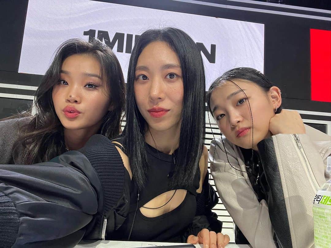のインスタグラム：「우리 하리무 너무 기특하죠? 스걸파1에이어 스우파2! 이젠 스걸파2의 마스터로까지 합류한 리무 @___harimu___  그리고 원밀리언의 원년 멤버 이유정 마스터  @yoojunglee11 와 함께하는 스걸파2 원밀리언의 새로운 여정 많은 응원 부탁드려요😁」