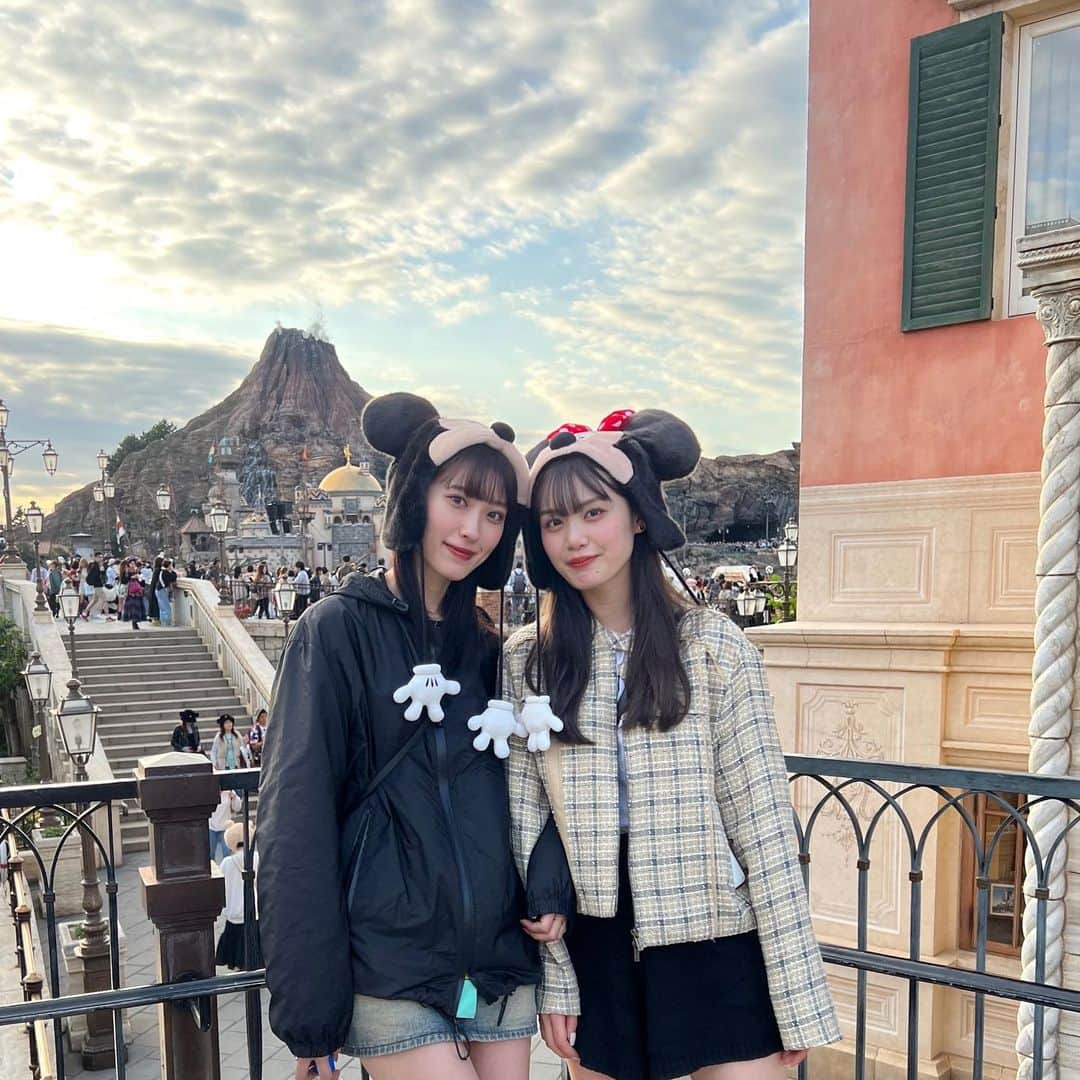 遊馬萌弥のインスタグラム：「2人で年1は必ず行ってる🐭🏰💓」