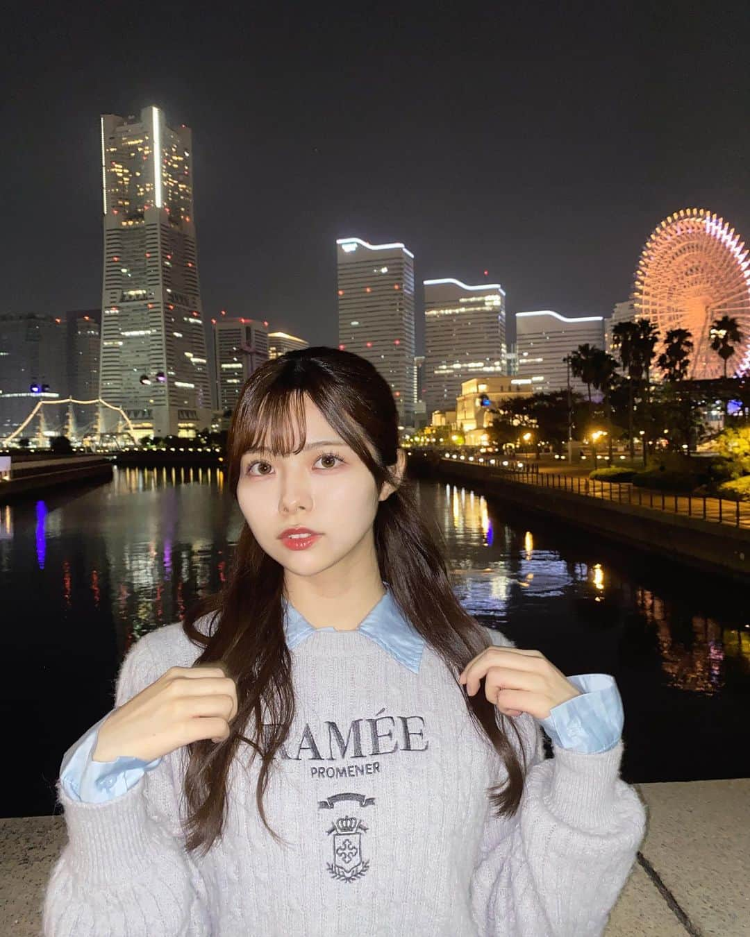 荒野姫楓さんのインスタグラム写真 - (荒野姫楓Instagram)「寒いときにみる夜景っていいよね🏙♡  . . . #神奈川 #横浜 #みなとみらい #よこはま #夜景 #ニット #ニットコーデ #ナイスクラップ #ヘアアレンジ #グレー #niceclaup #niceclaup_ootd #ootd #ootdfashion #shirtdesign #knit #knitlove」11月16日 22時37分 - _arnhmk_