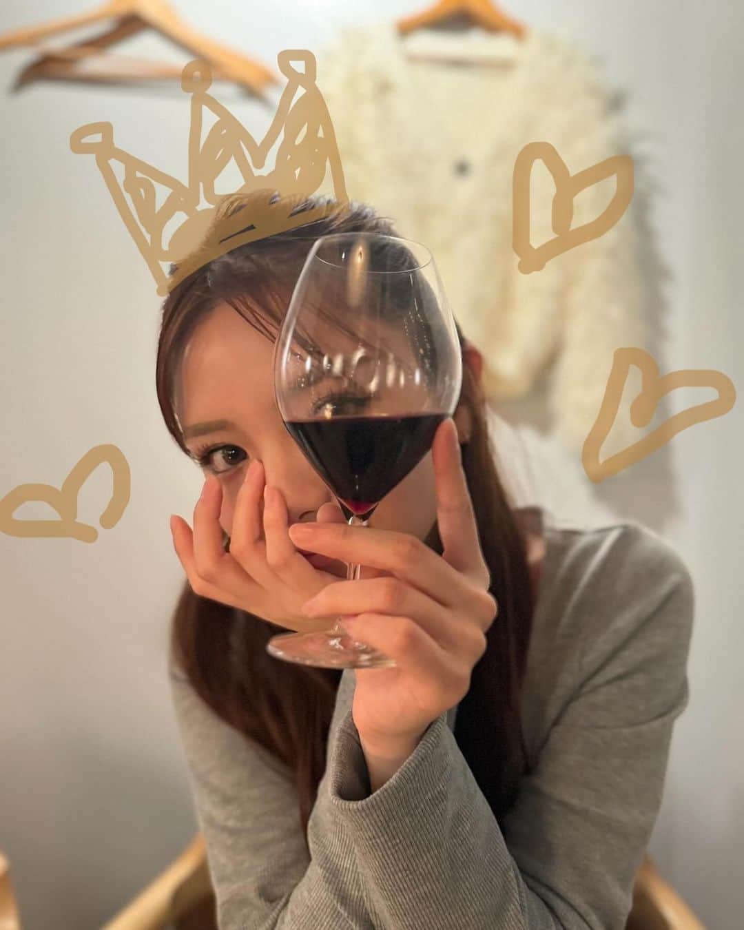 徳本夏恵（なちょす）さんのインスタグラム写真 - (徳本夏恵（なちょす）Instagram)「happy birthday my princess。 @nidbistro   大親友のお誕生日祝いは特別なものにしたくて、 テイスティングワインと共にずーっときてみたかったビストロに。 一口一口から暖かみと、 繊細な味付が口の中に広がって。 いつもあったかいみゆと食べるから余計に暖かい味やなって。 どんな時も味方でいてくれるみゆには、 甘えてしまう事もあるけども、 そんなみゆにいつもありがとうでいっぱい。 毎年大げさやけど、 生まれてくれてほんまにありがとう。 素敵な25歳にしよね❤︎  #nidbistro #hpb #誕生日ディナー」11月16日 22時44分 - nachos_kimono