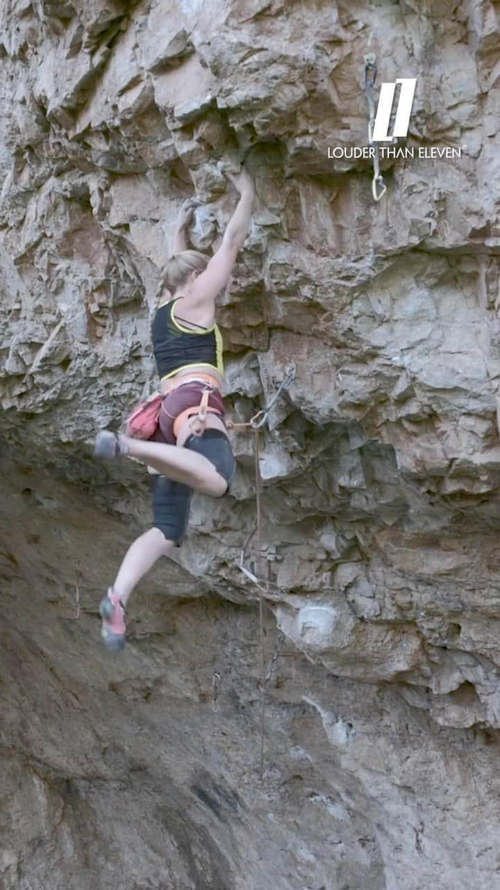 エミリー・ハリントンのインスタグラム：「// @emilyaharrington in Rifle Colorado - HOMUNCULUS (5.14A) // 🎥: @jonglassberg」