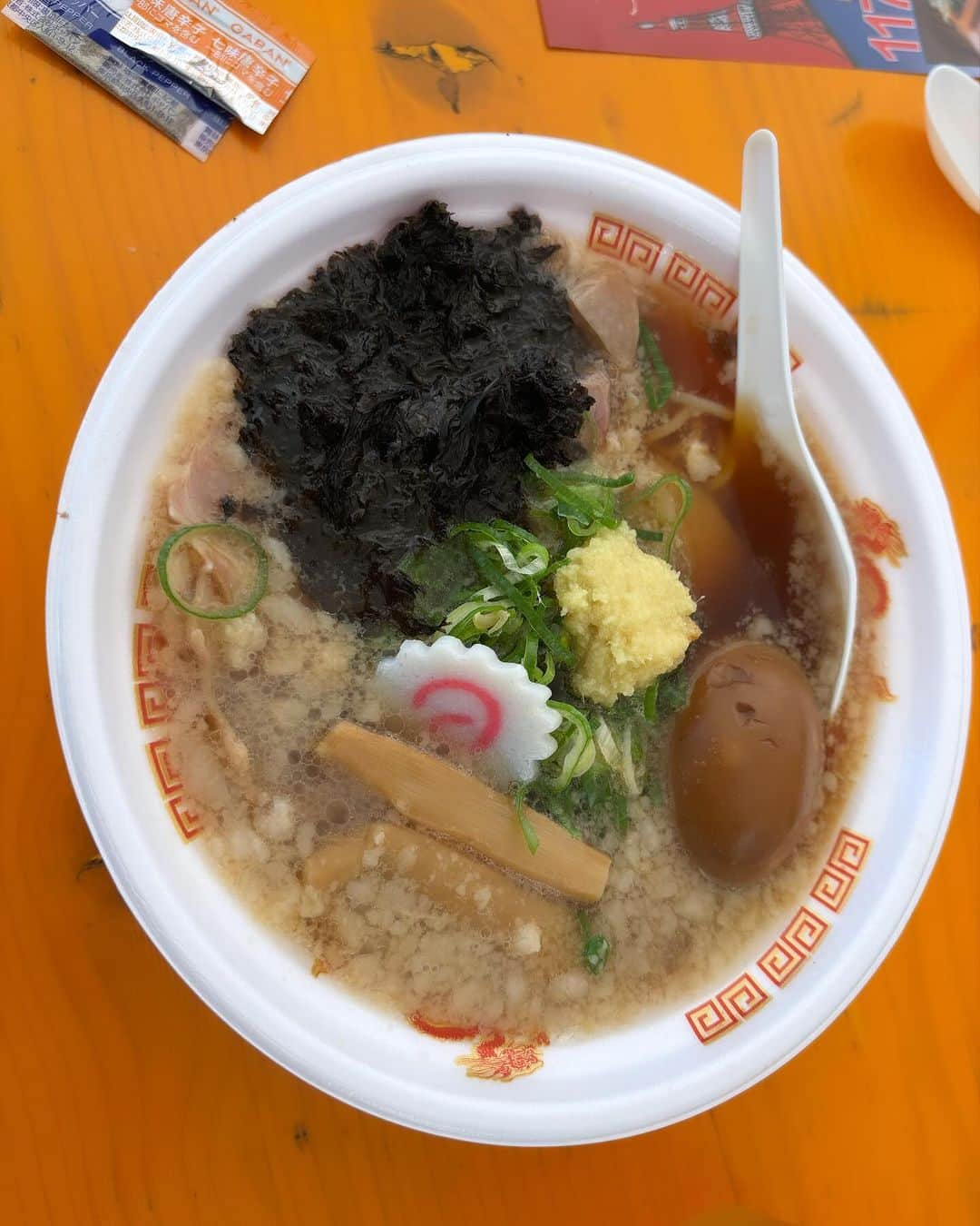 愛葉るびさんのインスタグラム写真 - (愛葉るびInstagram)「#日本ラーメン大百科 2枚目以降はただ美味しそうな食の記録。   #ニセコラーメン  また食べたいなー。ポテトムースたっぷりの不思議な味噌ラーメン🍜 ニンニクつけ麺のことも忘れてないので行きたいです。  つけ麺🍜好きな人ー？🥹💖？！   #日本ラーメン大百科  #大つけ麺博  #ramen  #大久保公園」11月16日 23時01分 - aibarubyruby