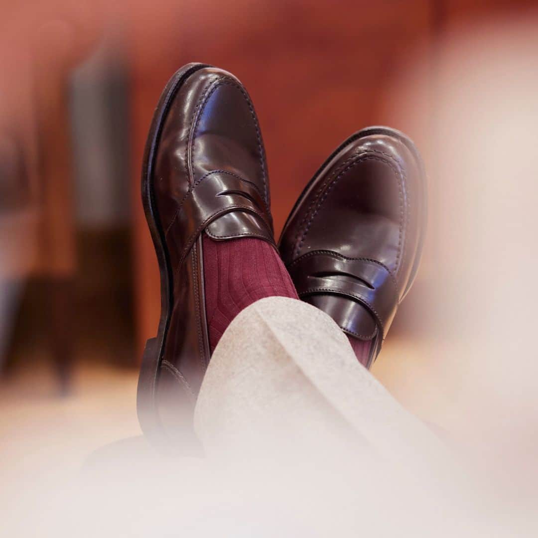 クロケット&ジョーンズのインスタグラム：「In celebration of our new store opening, 77 Jermyn Street, we introduce Yale. A penny loafer on our new last, Last 391. . Yale in Burgundy Cordovan. . #crockettandjones #madetobeworn #jermynstreet #yale」